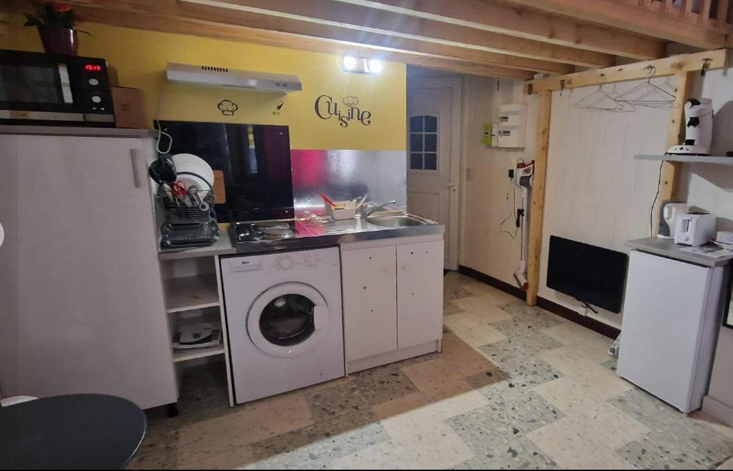 Beau Studio En Centre Ville Нарбон Екстериор снимка