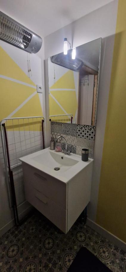 Beau Studio En Centre Ville Нарбон Екстериор снимка