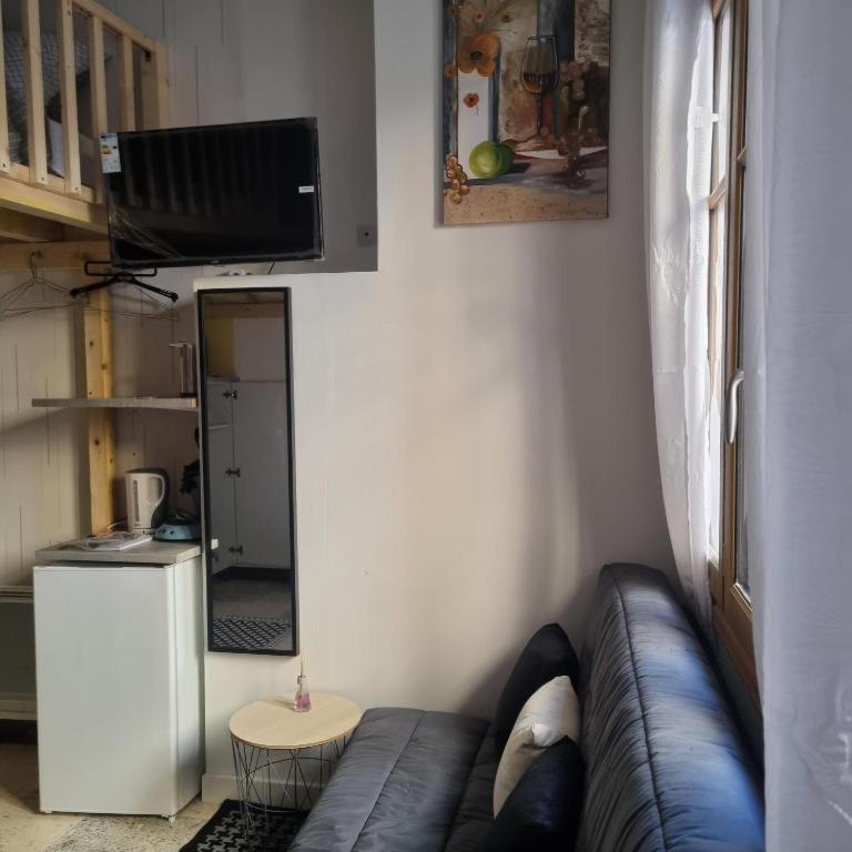 Beau Studio En Centre Ville Нарбон Екстериор снимка